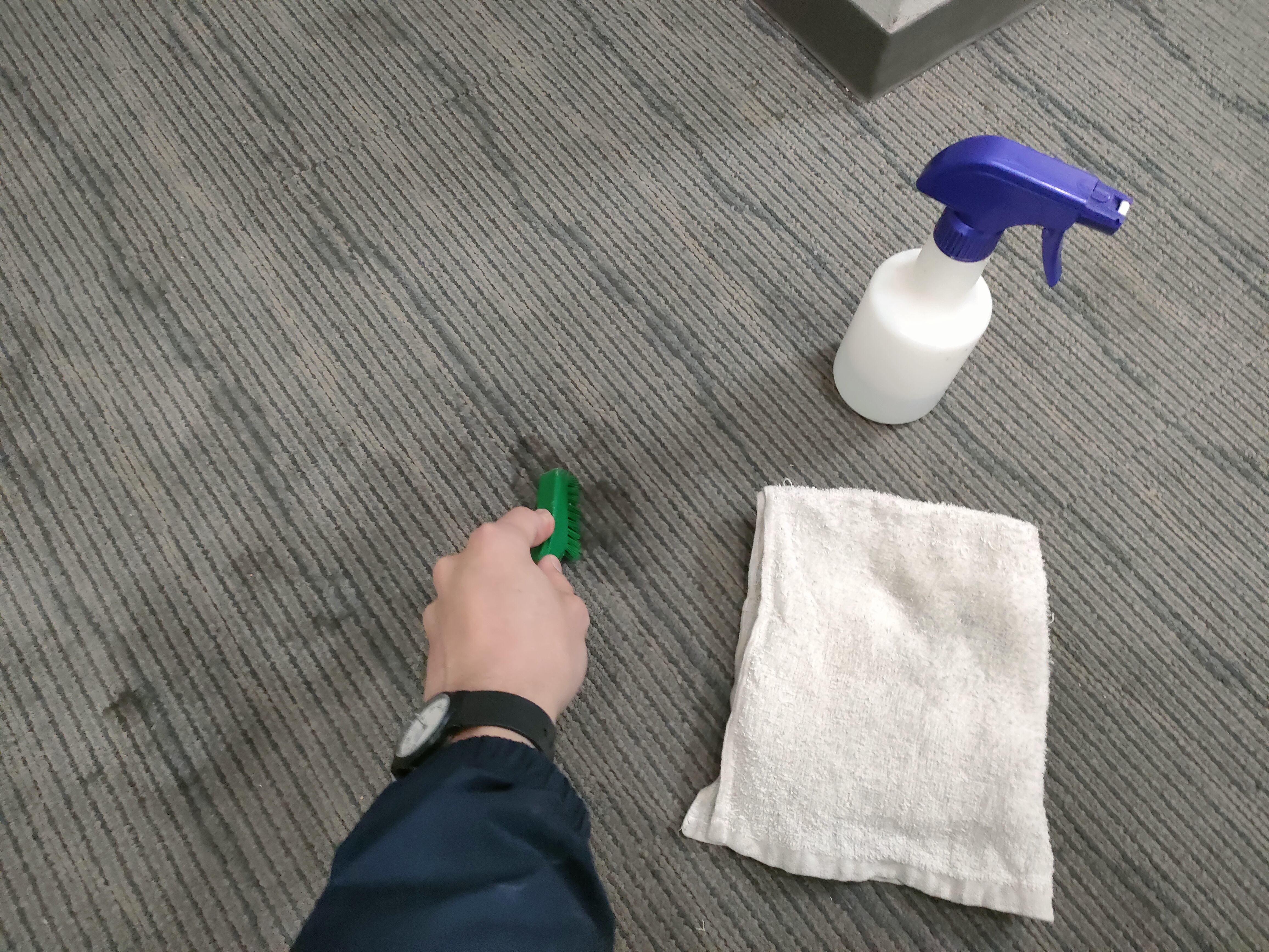 カーペット染み抜き